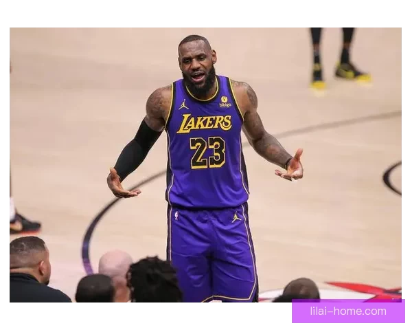 詹姆斯回顾生涯三大高光瞬间世纪封盖扣翻特里东决入选